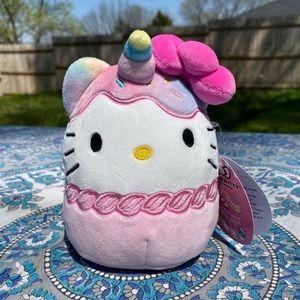 Hello Kitty Cupcake Squishmallow! Sanrio 5”